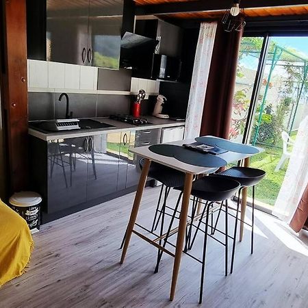 Bungalow Des Pensees Piscine Chauffee 28° Σαιν-Ντενί Εξωτερικό φωτογραφία